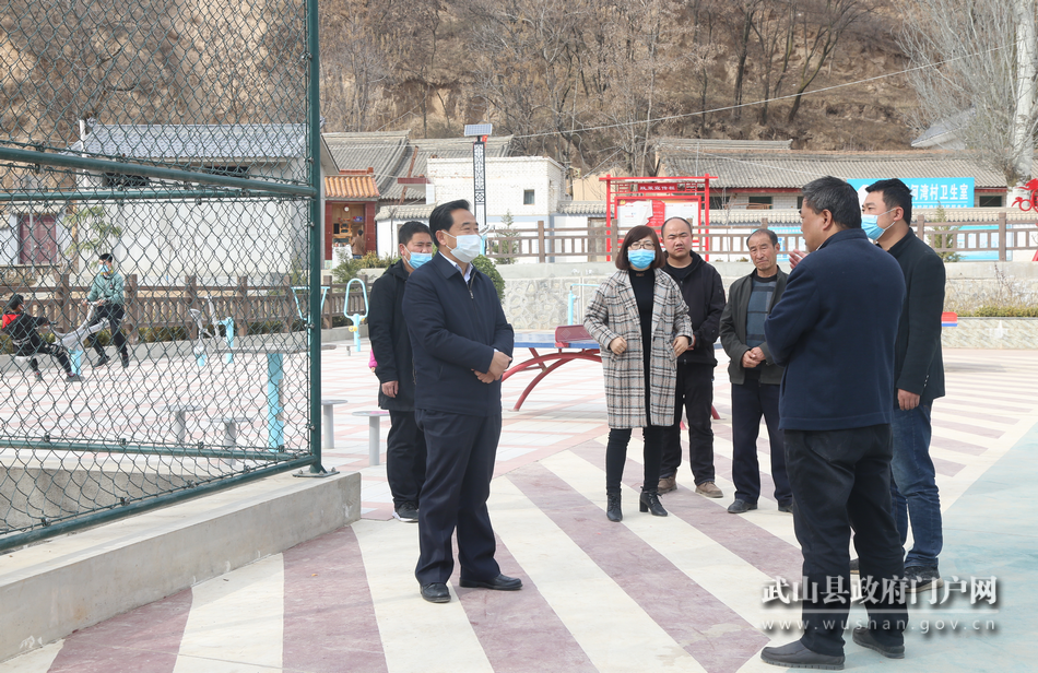 索鴻賓調(diào)研指導(dǎo)脫貧攻堅(jiān)、鄉(xiāng)村振興等工作