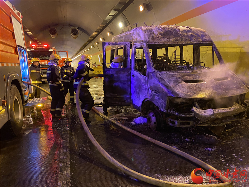 【微視頻】爭分奪秒！蘭州龔家灣消防救援站隧道內搶救防疫物資