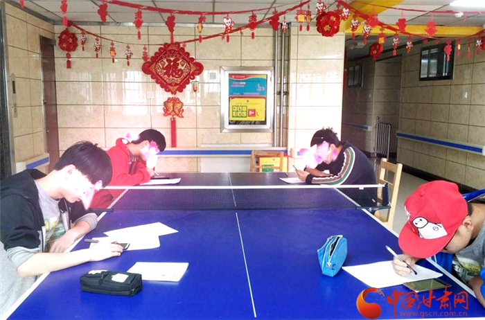 停課不?？?蘭州市兒童福利院組織初三學(xué)生首次線上月考 