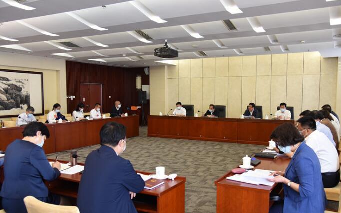 【兩會快訊】甘肅代表團(tuán)分組審議全國人大常委會工作報(bào)告，林鐸參加第一小組會議并發(fā)言