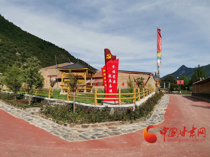 【蘭大新聞學(xué)子重走西北角】甘南迭部：村民吃上“文化飯”，搭上“旅游車(chē)”