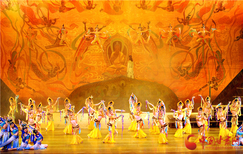 8月8日晚，《絲路花雨》《大夢敦煌》首次同臺亮相蘭州