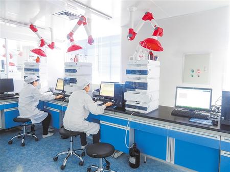 【抓“六穩(wěn)” 促“六?！薄繙p輕企業(yè)負(fù)擔(dān) 幫助渡過(guò)難關(guān)