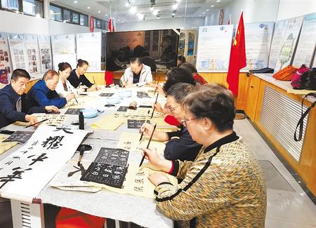 老有所學(xué) 老年生活充滿陽光