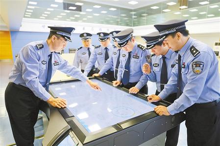 致敬！人民警察
