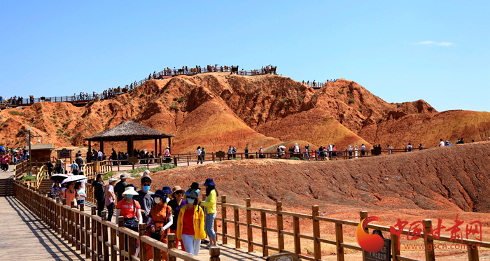 端午假期張掖共接待游客87.05萬人次，實(shí)現(xiàn)旅游收入4.64億元