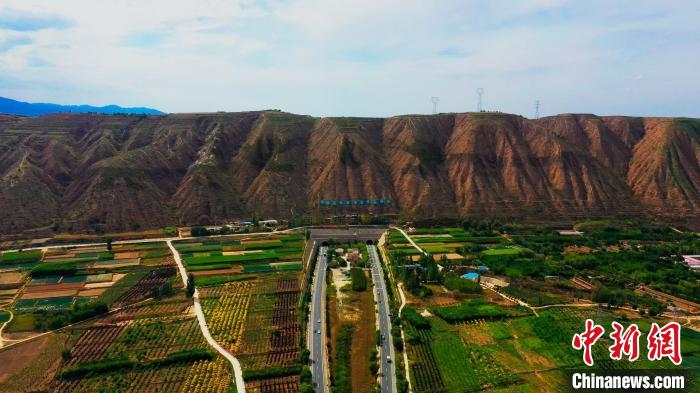 甘肅榆中造養(yǎng)結合十數(shù)年荒山改綠 野生動物?！奥睹妗?>
        </a><em>甘肅榆中造養(yǎng)結合十數(shù)年荒山改綠 野生動物?！奥睹妗?/em></li>
    <li><a  target=