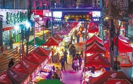 蘭州市城關(guān)區(qū)正寧路小吃夜市、南關(guān)民族風(fēng)味一條街恢復(fù)營業(yè)