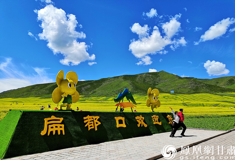 河西走廊張掖扁都口，古絲綢之路要道。王振武 攝