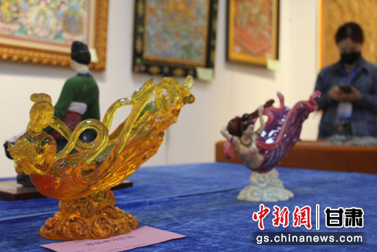 圖為敦煌飛天造型的作品。徐雪 攝