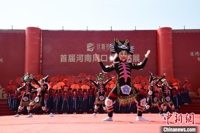 圖為首屆周口伏羲書展開幕式表演?！×赫赵?攝