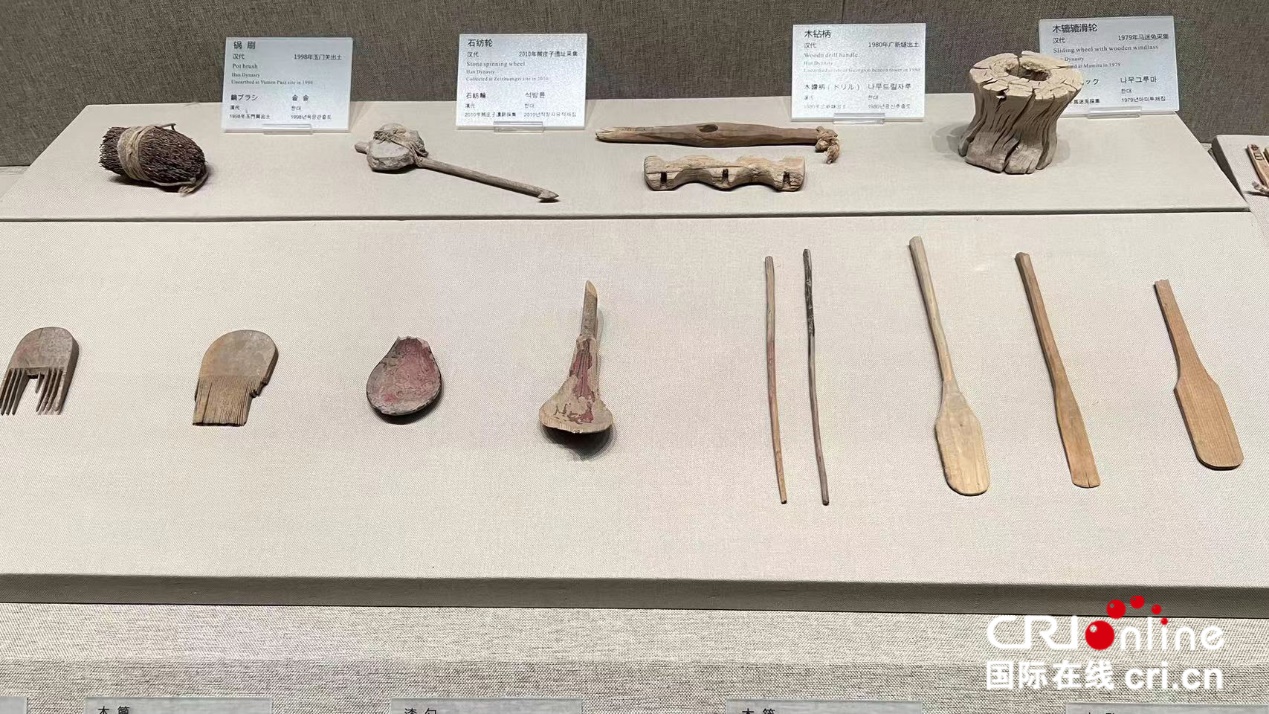 【簡(jiǎn)牘中國】在敦煌市博物館感悟敦煌文化 觸摸絲路印記_fororder_3