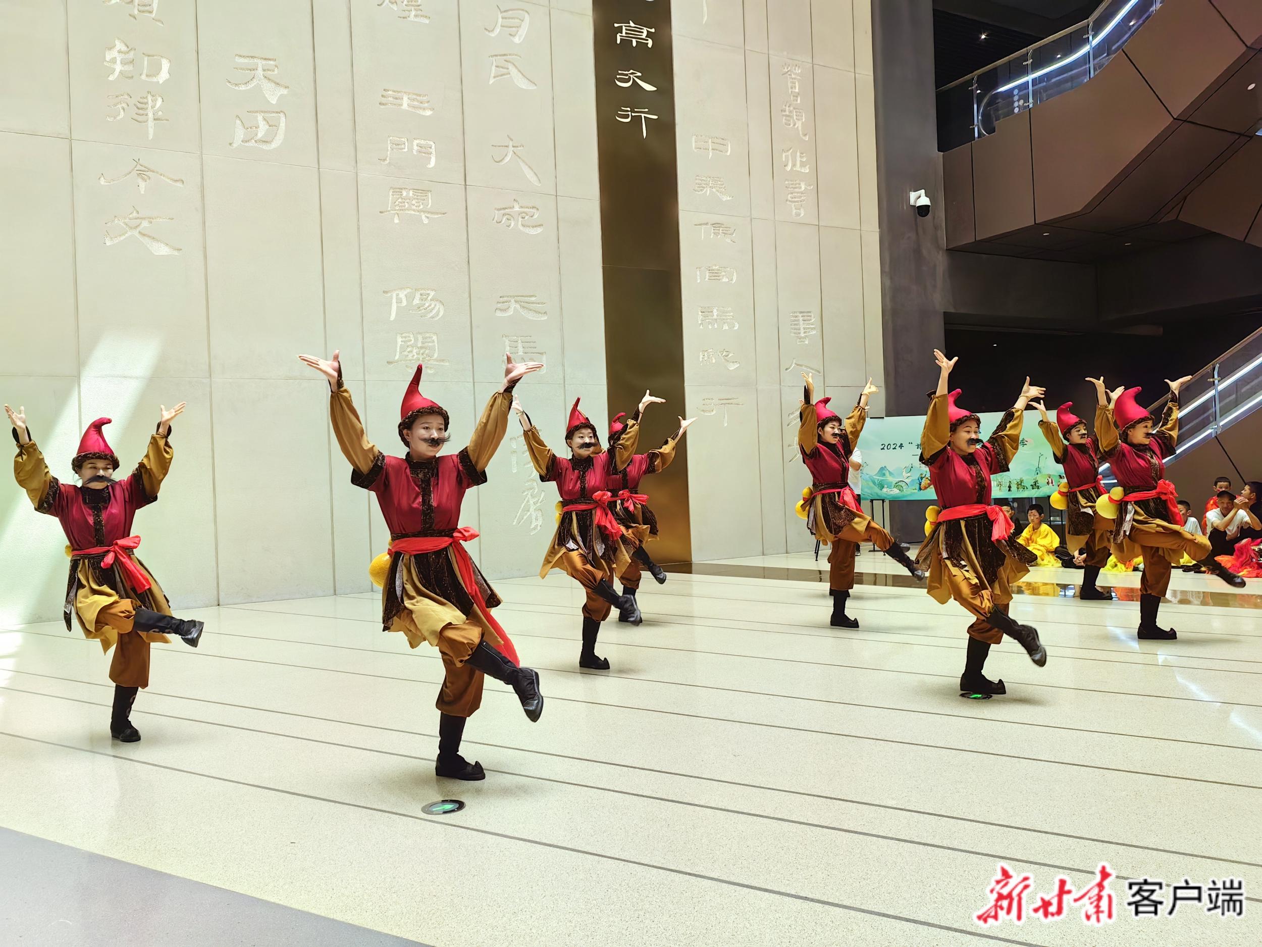 《胡騰舞》　本文圖片均由新甘肅·甘肅日報(bào)記者　何佳?！z